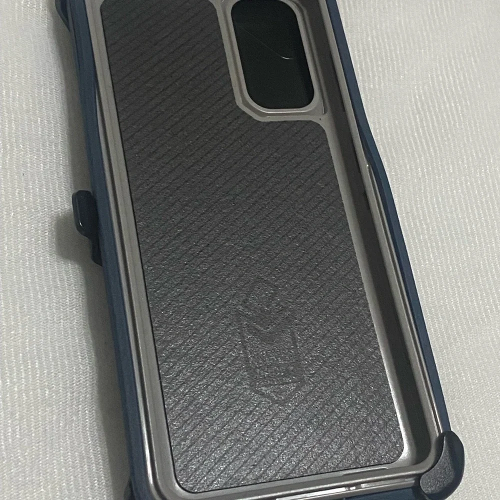 ❌ FREE IN YOUR BUNDLE ❌OtterBox Defender Series Screenless Edition Black Case